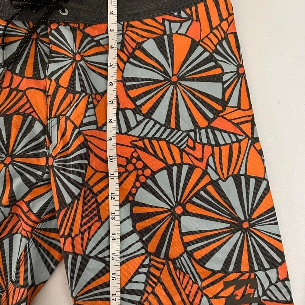 Billabong platinum board shorts size medium